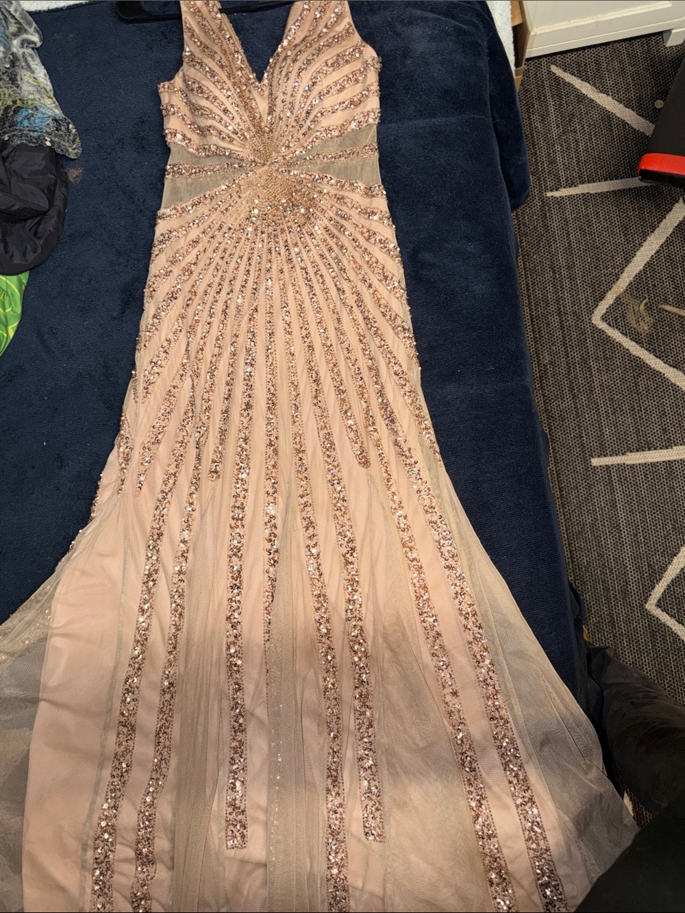 Elegant Rose Gold Sequin V-Neck Evening Dress